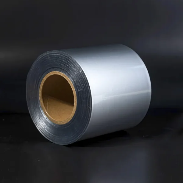 High-quality custom printed roll labels for packaging snacks and cookies.